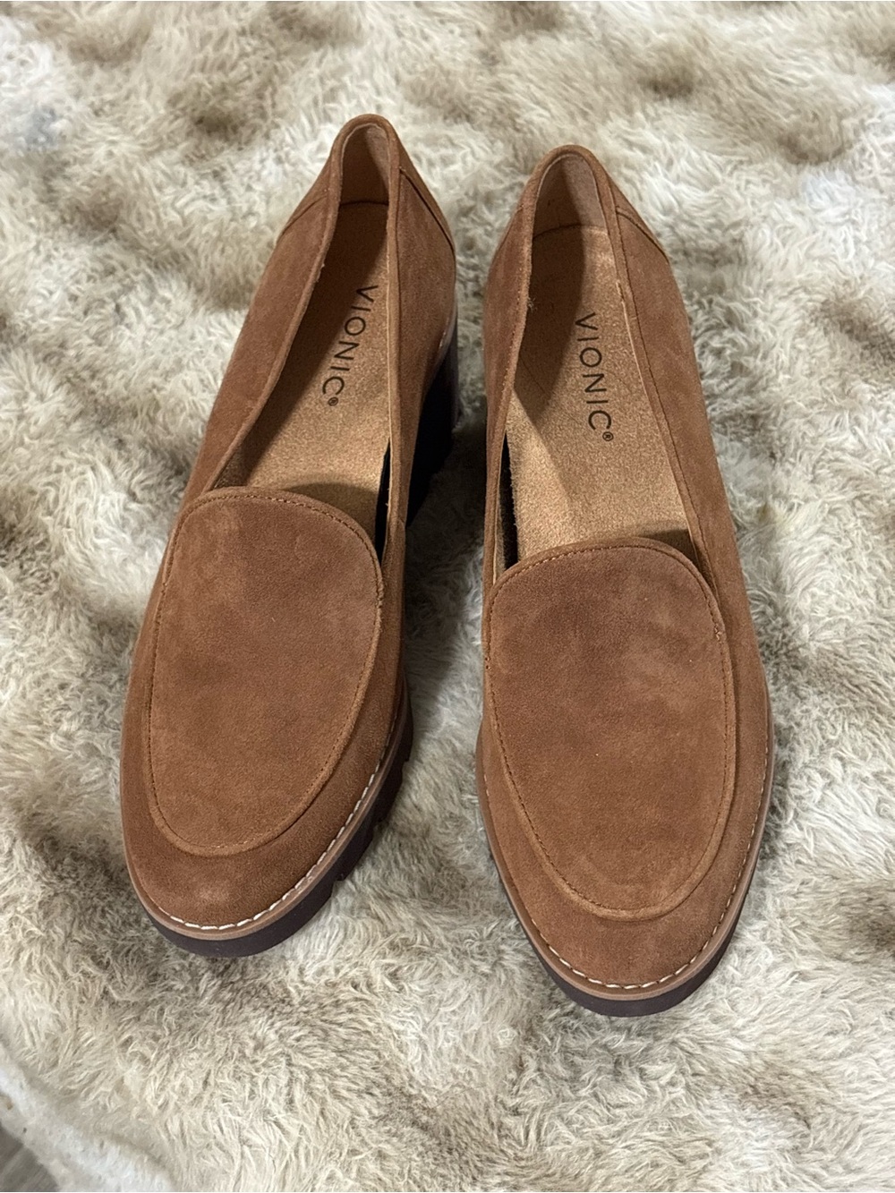 Nwot Vionic Faux Suede Wedged Heel Loafers